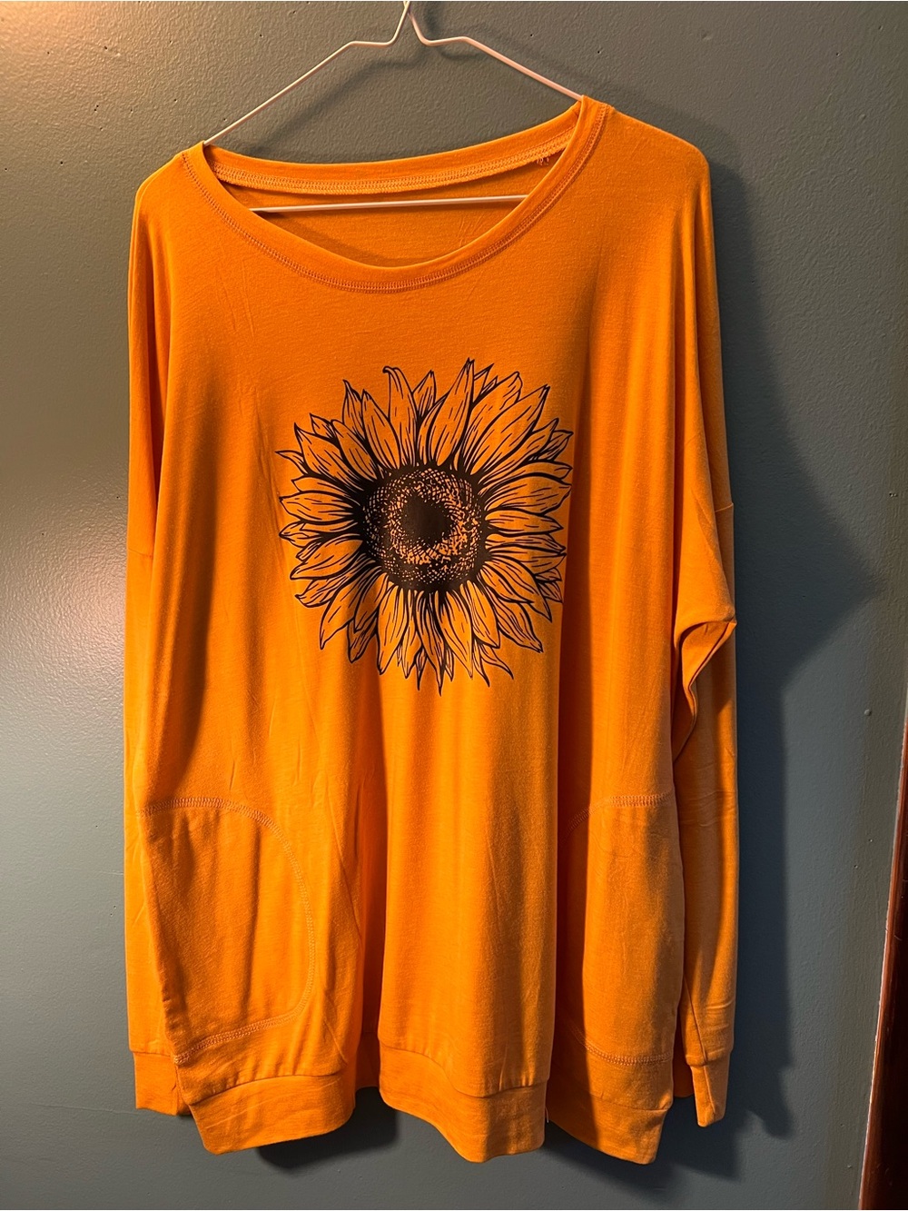 Unbranded Sunflower Long Sleeve Tshirt Pockets XL    NWOT